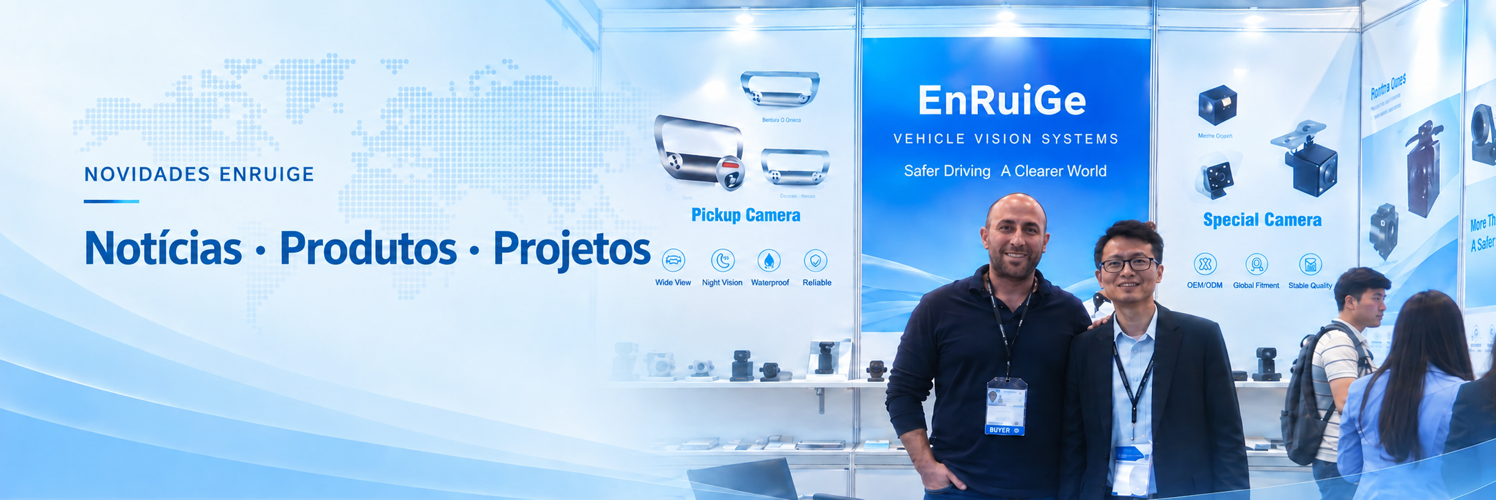 Equipe da EnRuiGe em feira de tecnologia, com título Notícias, Produtos e Projetos